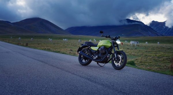 Moto Guzzi rinnova la mitica V7 Sport