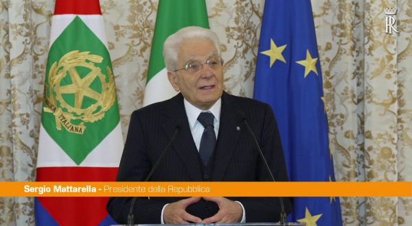 Mattarella “Polizia dà sicurezza anche di fronte ai nuovi pericoli”