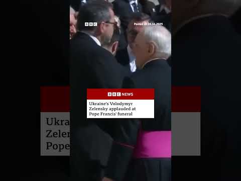 Ukrainian President Volodymyr Zelensky receives applause at Pope Francis’ funeral. #BBCNews