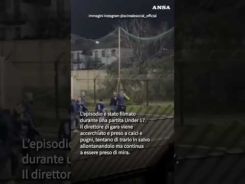 Arbitro di calcio aggredito in campo a Catania #ansa