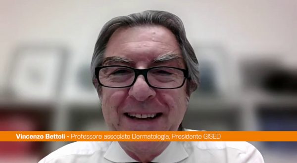 Dermatologia, l’acne tra cure efficaci e luoghi comuni da sfatare