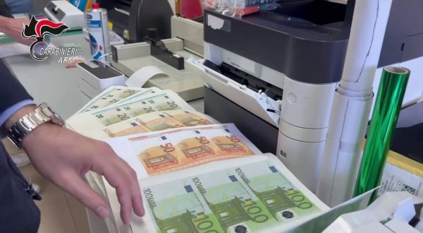 A Lecce smantellata stamperia che produceva banconote false