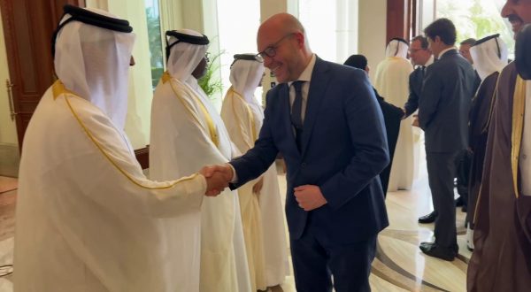 Fontana in Qatar, incontro con lo speaker dello Shura Council