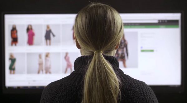 Shopping online, boom di fast fashion e second hand