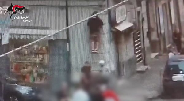 Colpiti due clan della camorra napoletana, 24 gli indagati