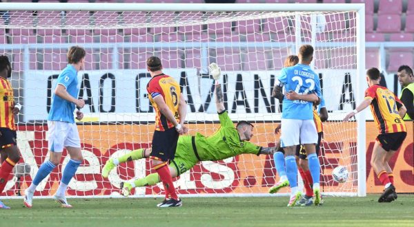 Raspadori affonda il Lecce, il Napoli si avvicina allo scudetto
