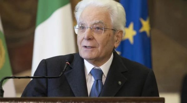 Mattarella “Esercito rappresenta un punto di forza per la Repubblica”
