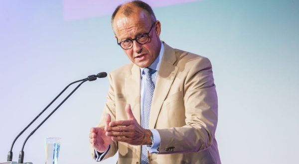 Merz non raggiunge la maggioranza nel Bundestag per diventare cancelliere al primo turno