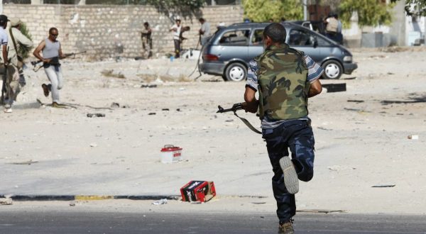 Scontri in Libia, formato battaglione neutrale per garantire la tregua a Tripoli