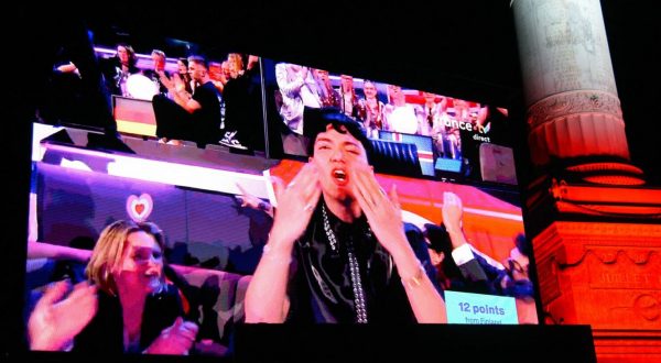 L’Austria vince l’Eurovision song contest, Corsi quinto