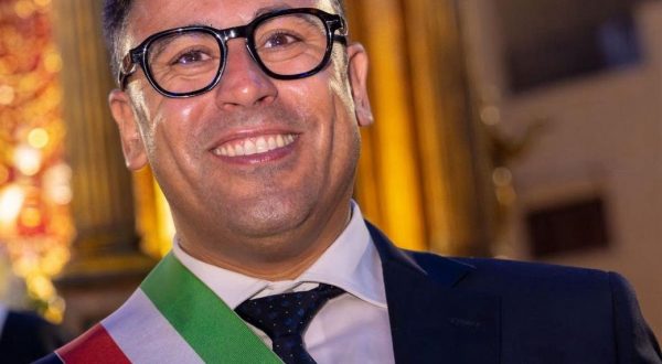 Sindaco nel Palermitano “La fascia tricolore simbolo di unità”