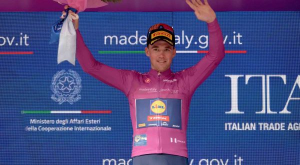 Pedersen cala il poker a Vicenza, Del Toro resta in maglia rosa