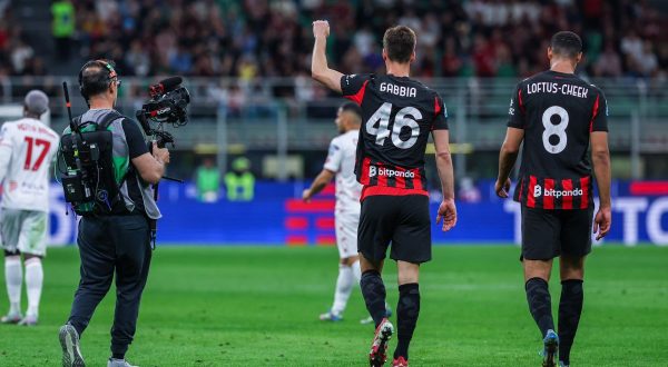 Il Milan chiude la stagione battendo 2-0 il Monza, tifosi delusi