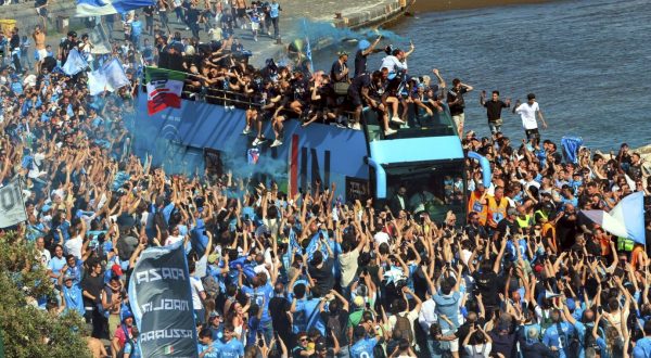 Napoli si colora d’azzurro per la sfilata scudetto