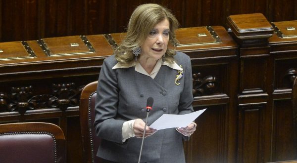 Casellati “Burocrazia costa 225 miliardi l’anno a famiglie e imprese”