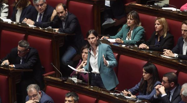 Femminicidi, Schlein a Meloni “Lavoriamo a una legge anti-violenza”