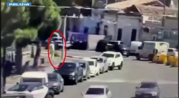 Ucciso a coltellate a Catania, la fuga dell’aggressore poi arrestato