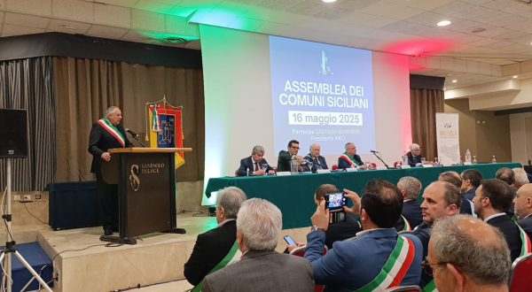 Anci Sicilia, l’allarme di Amenta “179 comuni su 391 rischiano il default”