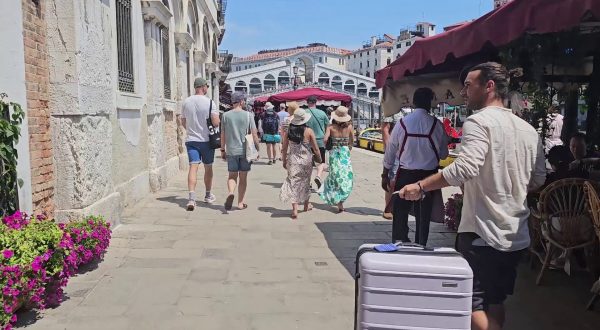 Estate, in crescita i turisti in Italia