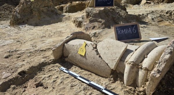 Scoperte a Gela sei tombe arcaiche, Scarpinato “Tuteleremo i reperti”