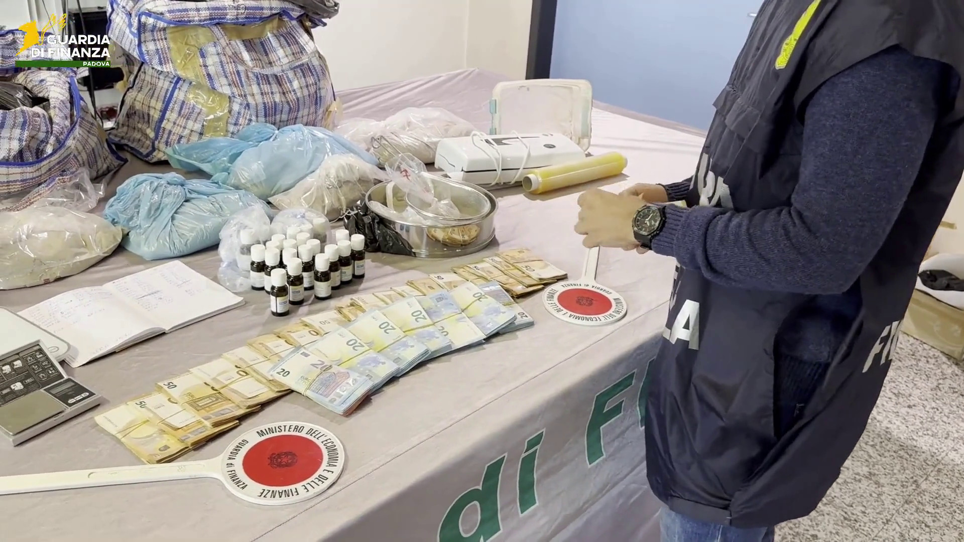 Scoperta una raffineria di droga a Padova, sequestrati 60 kg di eroina