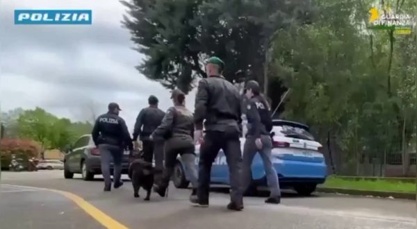 Riciclaggio e false fatture, 29 misure cautelari dopo maxi operazione