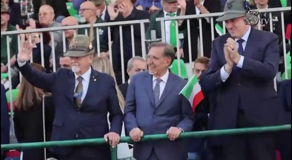 La Russa a Biella all’adunata degli Alpini “Esempio per tutti”