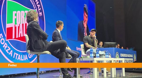 Fedez “Portare eventi e confronto tra le persone nelle periferie”