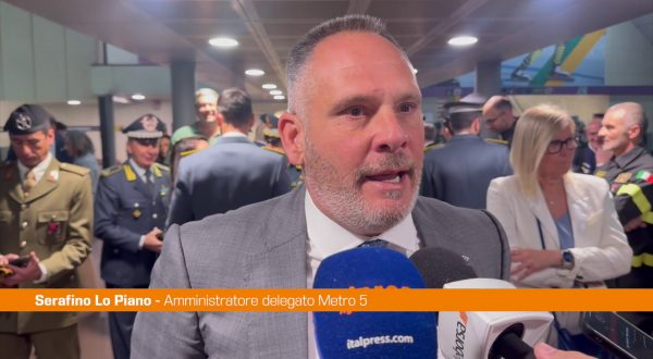 Milano, la Metro 5 celebra gli sciatori delle Fiamme Gialle