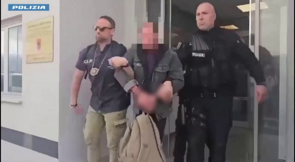 Estradato in Italia trafficante di migranti arrestato in Albania