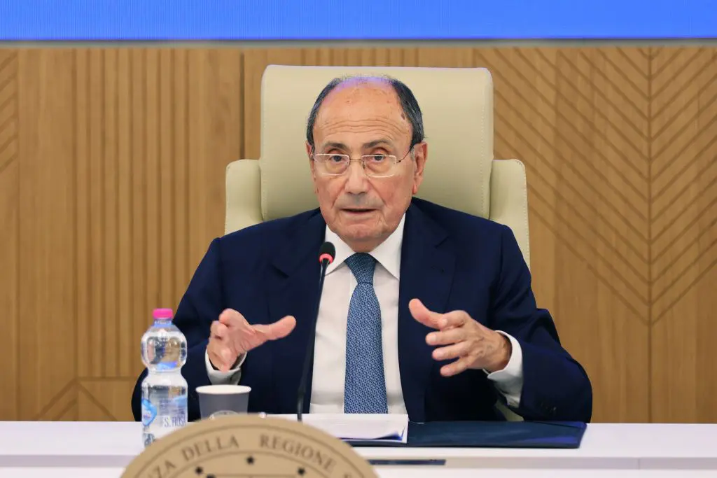 Ast gestirà tratte in Sicilia per 12,35 milioni di km, Schifani “Salviamo l’azienda”