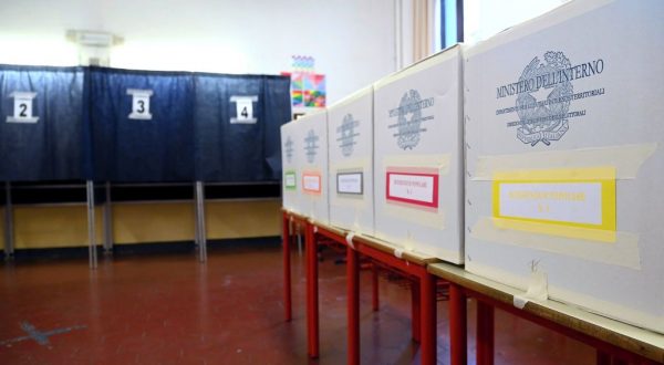 Referendum, dalle 7,00 aperti i seggi. Si vota fino alle 23,00 e domani
