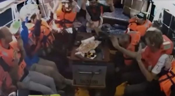 Israele dirotta nave con Greta Thunberg diretta verso Gaza