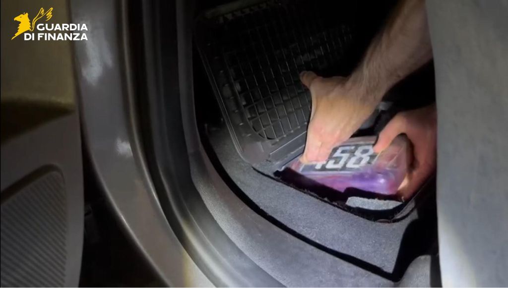 Maxi sequestro a Perugia di 25 Kg di cocaina dal valore di 2,5 milioni