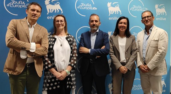 Tour d’Europe di Enilive fa tappa a Gela, focus sui biocarburanti