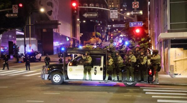 Los Angeles, proteste e arresti di massa. Trump “Manifestanti animali”