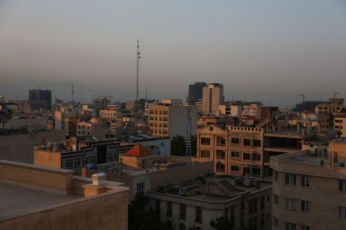 Israele attacca l&rsquo;Iran, Khamenei promette vendetta. Netanyahu &ldquo;Momento decisivo della nostra storia&rdquo;