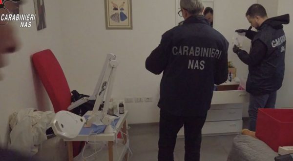 Praticava medicina estetica senza specializzazione, denunciata 42enne