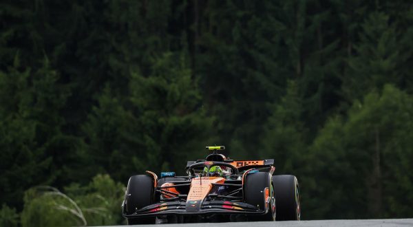 McLaren subito in evidenza in Austria, quinto tempo per Leclerc