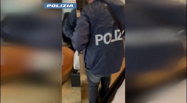 Esercizio abusivo professione medica, 63enne ai domiciliari a Roma