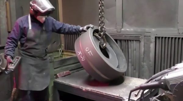 Torna a crescere la produzione industriale