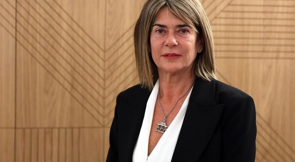 Inchiesta contributi Ars, indagata anche l’assessore Elvira Amata. Il legale “Atto dovuto”