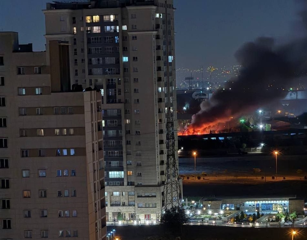 Iran risponde ad Israele, massiccio attacco missilistico. Khamenei “Non ne uscirà indenne”