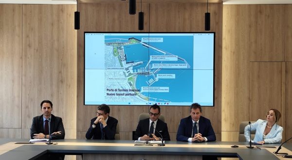 Operativo il terminal container al porto di Termini Imerese, Monti “Scritta nuova pagina”