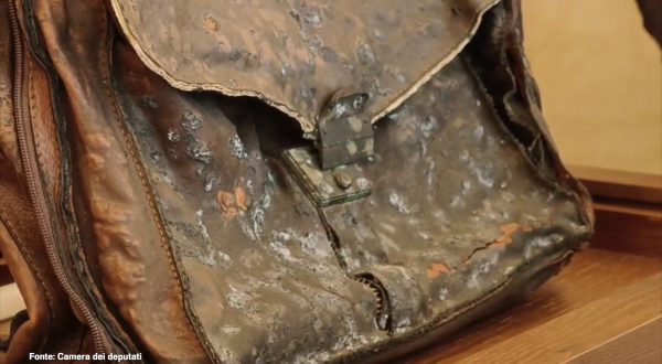 La borsa di Paolo Borsellino esposta alla Camera dei Deputati