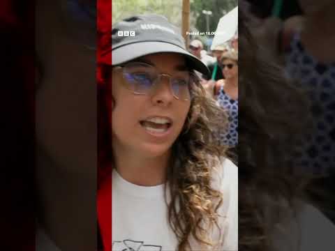 Tourists in Barcelona sprayed with water by protesters. #Barcelona #Spain #BBCNews