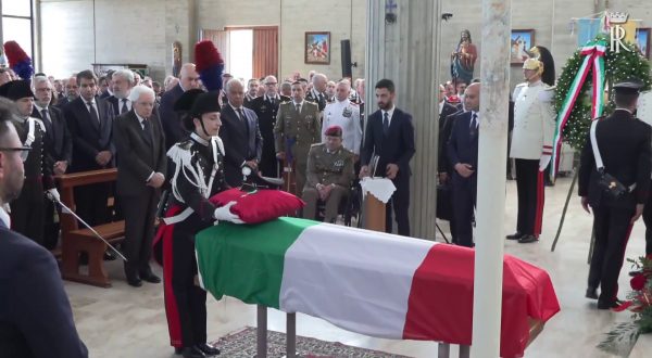 Carabinieri, Mattarella ai funerali del brigadiere capo Legrottaglie