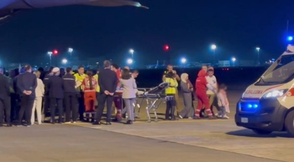 Gaza, l’arrivo a Milano di 6 minorenni palestinesi da curare