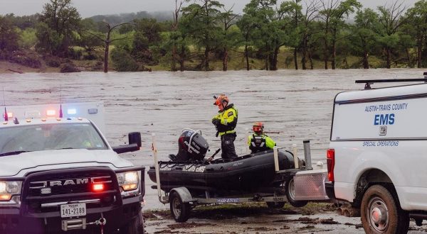 Almeno 24 persone sono morte per un’alluvione in Texas negli Usa