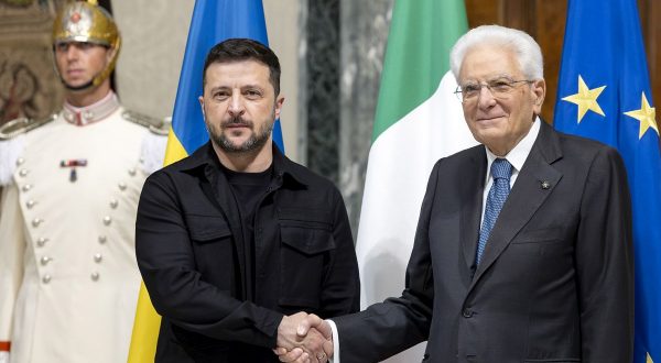 Ucraina, Mattarella a Zelensky “Dall’Italia sempre pieno sostegno”